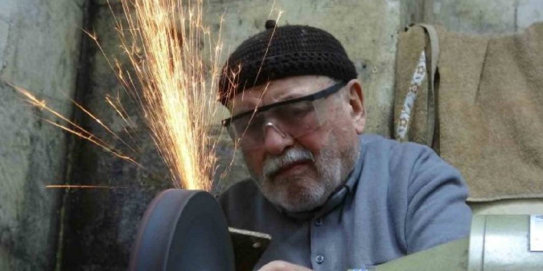 10 yaşında başladı 67 yılı geride bıraktı: 5 metrekarede yıllardır alın teri döküyor 3